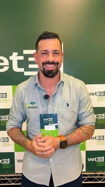 Professor(a) Eduardo Lazáro (Morango)